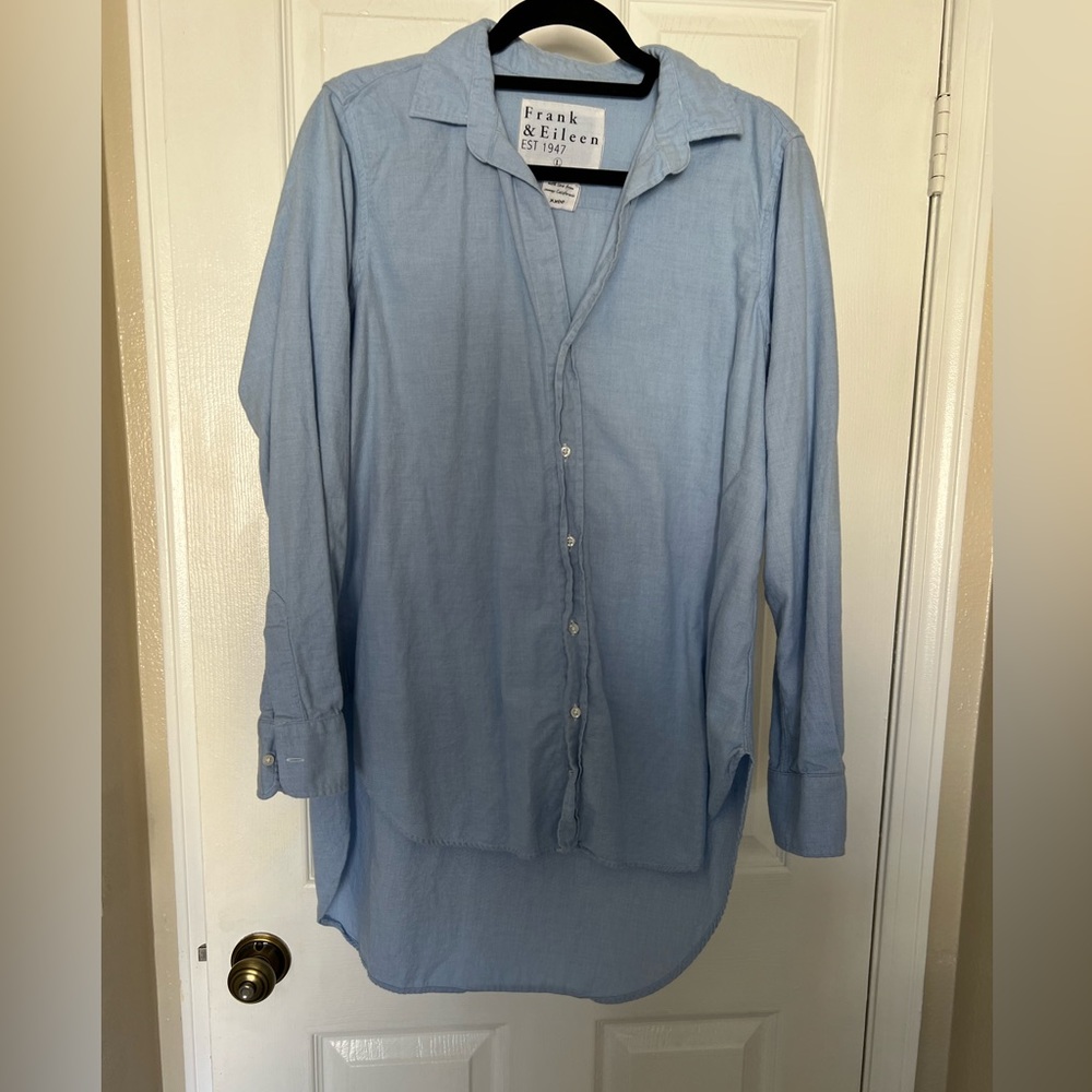 Frank and Eileen relaxed button down. Size L.